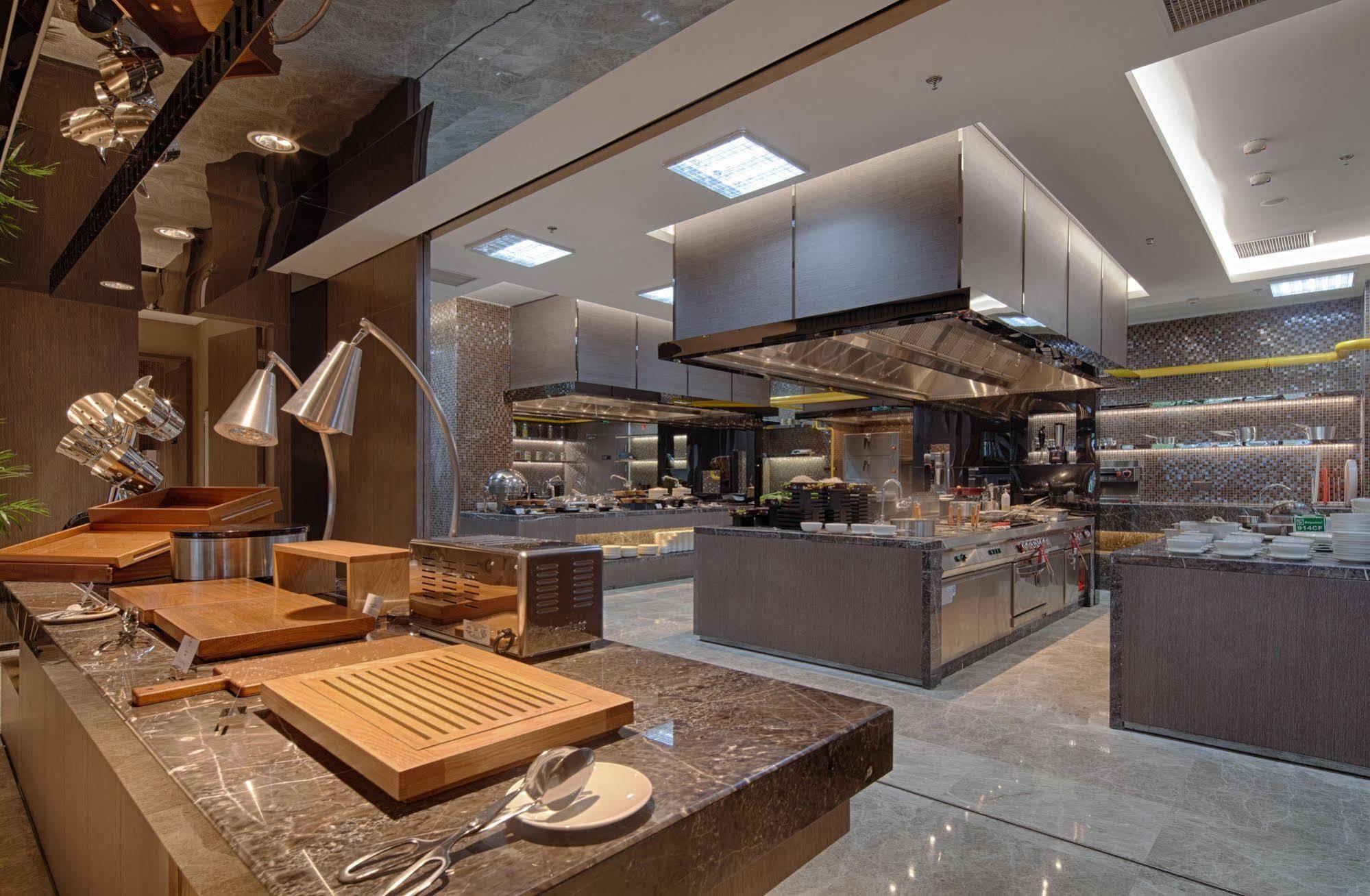 Courtyard By Marriott Xinchang Exterior photo